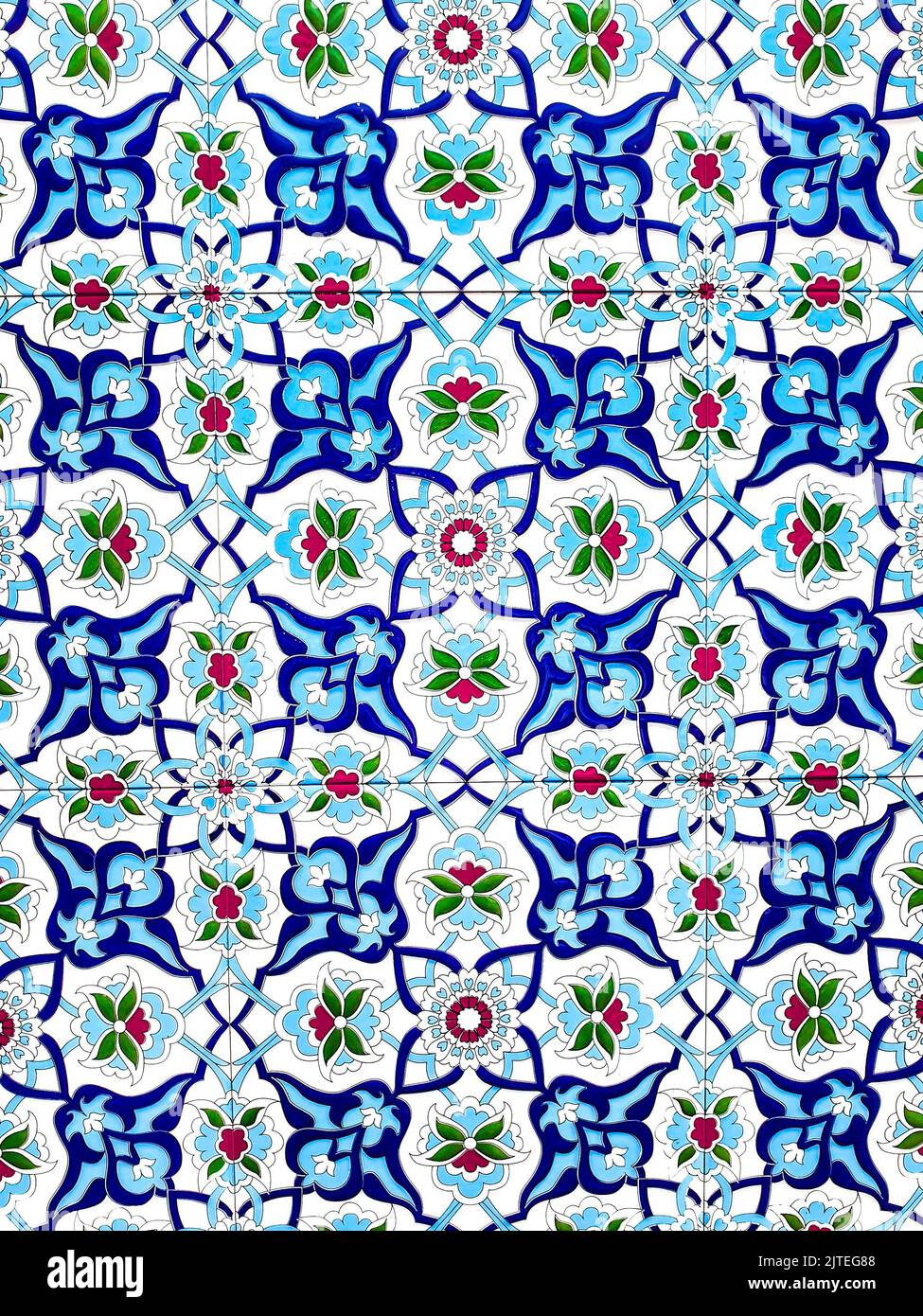 Traditionelles usbekisches Muster auf Keramikfliesen an der Wand der Moschee Nahtloses altes Blumenmuster abstrakter Hintergrund. Stockfoto