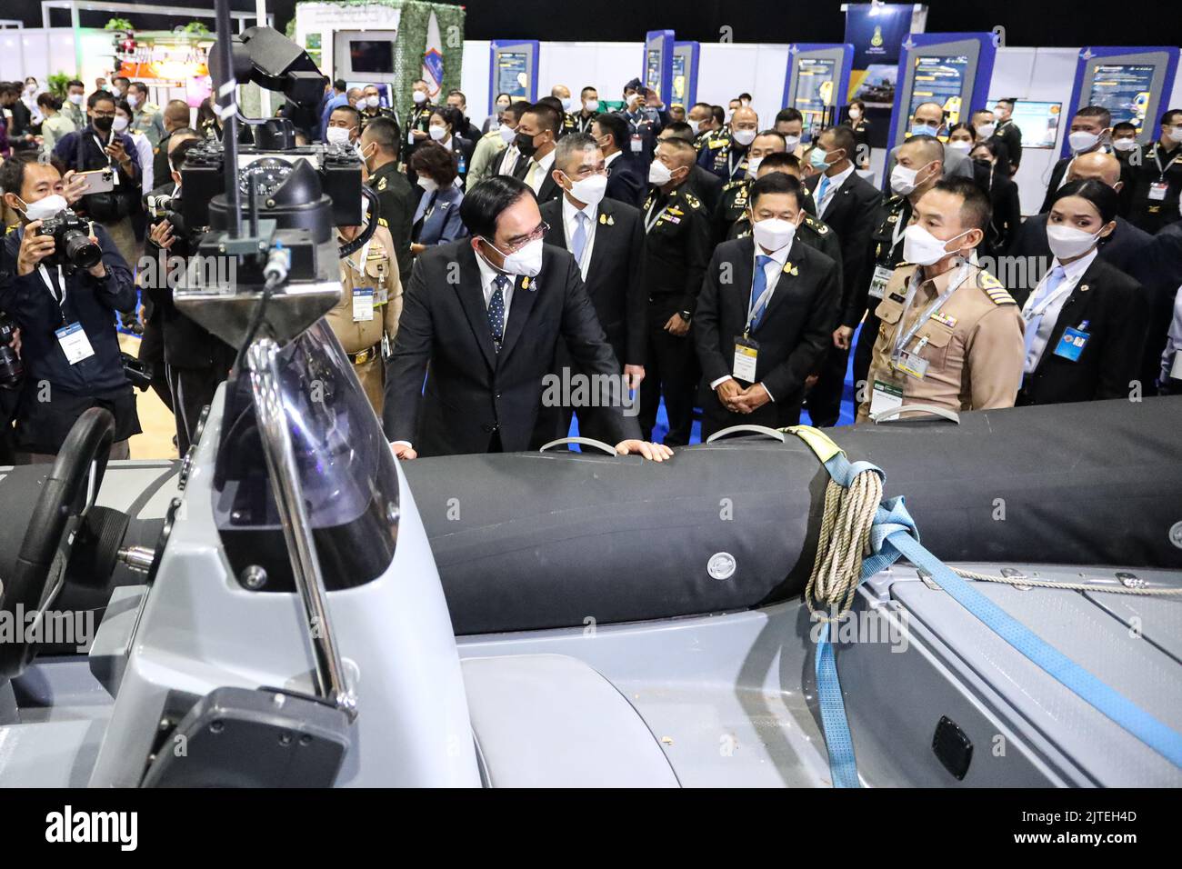 General Prayut Chan-o-cha als Verteidigungsminister, nachdem er gemäß der thailändischen Verfassung 2017 für mehr als 8 Jahre als Premierminister vorübergehend aus dem Amt gejaht worden war, Den Vorsitz bei der Eröffnungszeremonie von Defense and Security 2022 mit Militärdelegationen aus Ländern der ganzen Welt, die an der Eröffnungszeremonie und dem Besuch der Ausstellung für internationale Waffen und militärische Ausrüstung im Challenger 1-2 Building, Impact Exhibition and Convention Center, Muang Thong Thani, Die vom 29. August bis zum 1. September 2022 stattfinden wird. (Foto von Adirach Toumlamoon/Pacific Press) Stockfoto