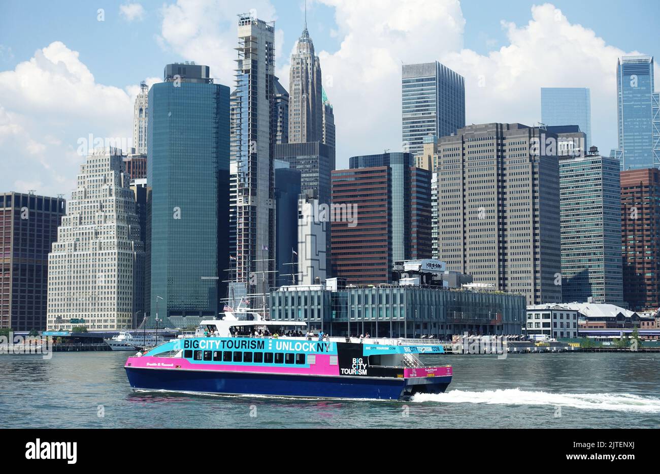 Skyline von Manhattan von Long Island, New York City, New York, USA Stockfoto