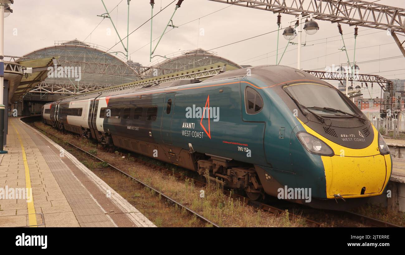 Manchester England 22.. August 2002 ein Zug der Avanti Westküste wurde am Bahnhof Manchester Piccadilly abgestellt. Avanti West Coast ist ein Zug, der Compan betreibt Stockfoto