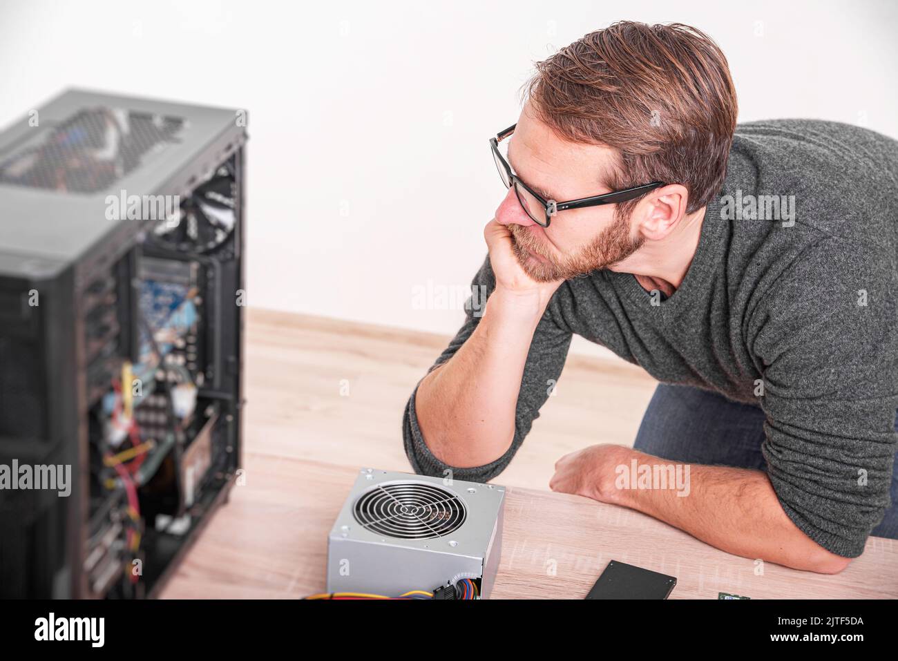 Reparatur, Montage und Wiederherstellung von PCs. Stockfoto