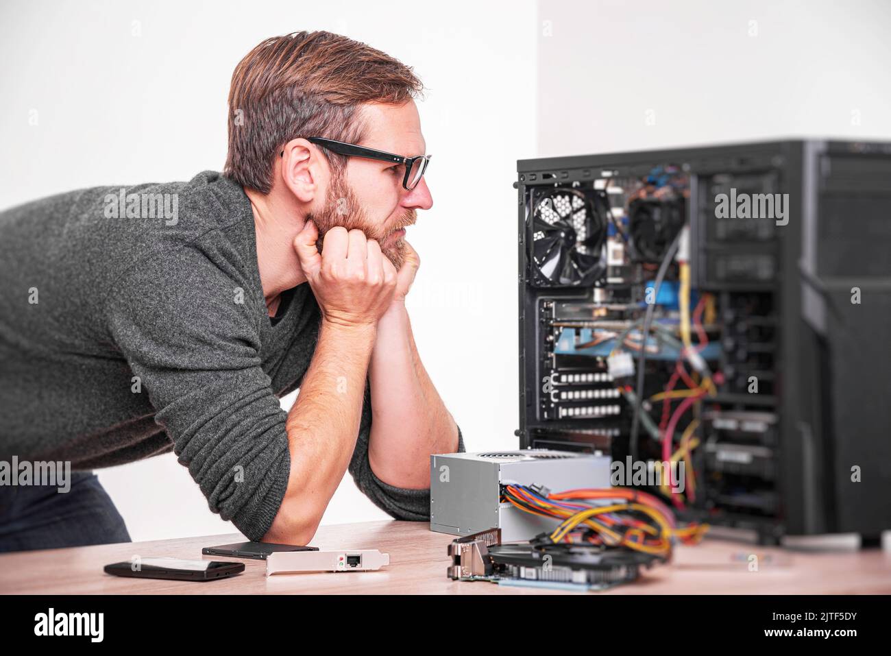 Reparatur, Montage und Wiederherstellung von PCs. Stockfoto