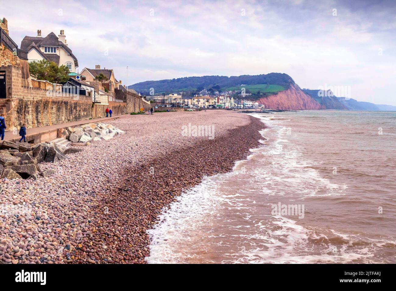 Blick vom West End auf die Promenade und den Strand mit Blick nach Osten. Außerhalb der Saison in Sidmouth South Devon England Stockfoto