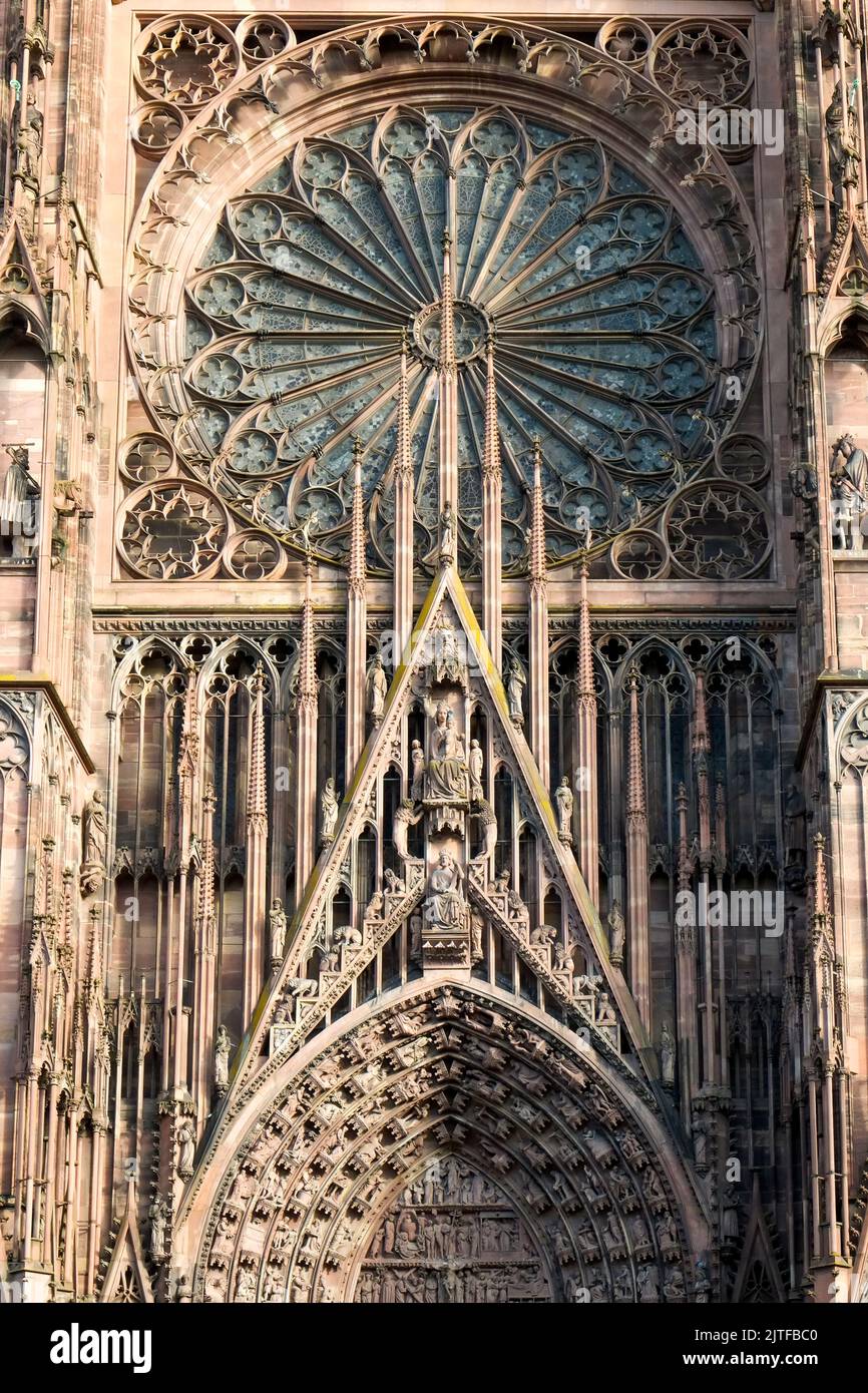 Frankreich, Straßburg, Fassade der Kathedrale Notre Dame von Straßburg Stockfoto
