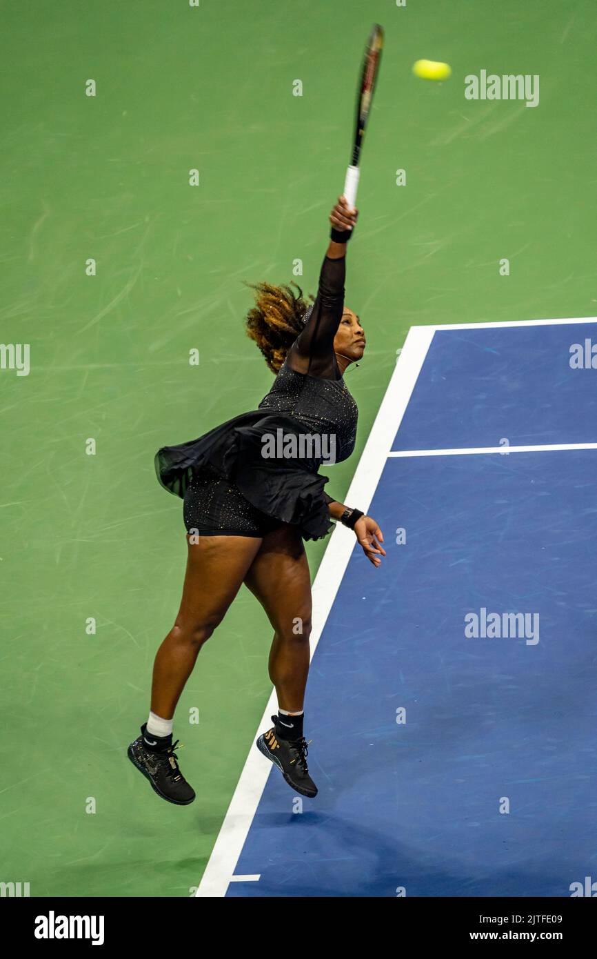 Serena Willaims tritt in der ersten Runde ihres letzten Grand Slam Tennis bei den US Open 2022 an. Stockfoto