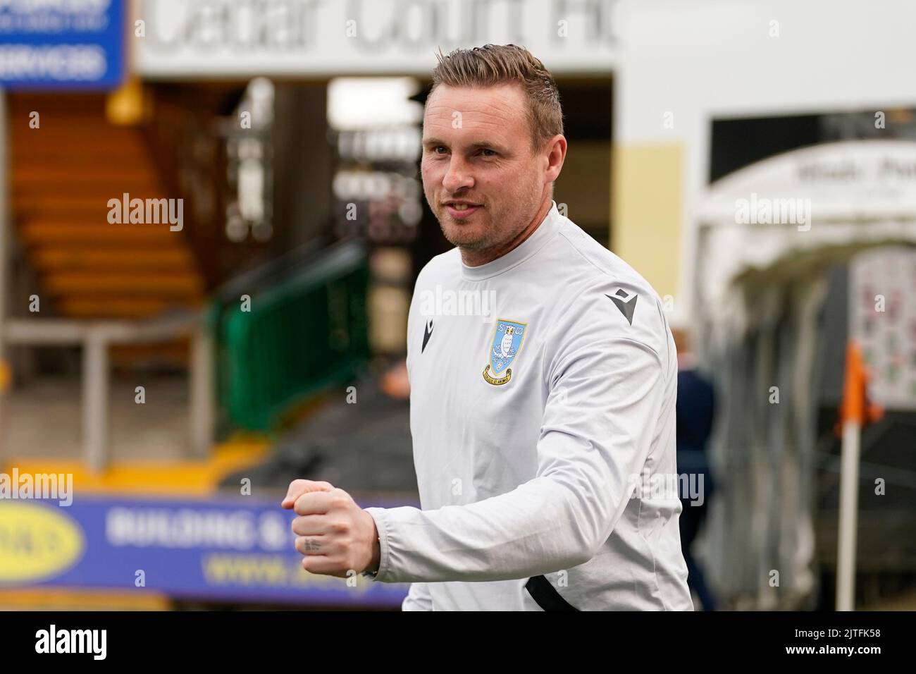 David Stockdale #31of Sheffield Wednesday inspiziert das Spielfeld vor dem Spiel Stockfoto