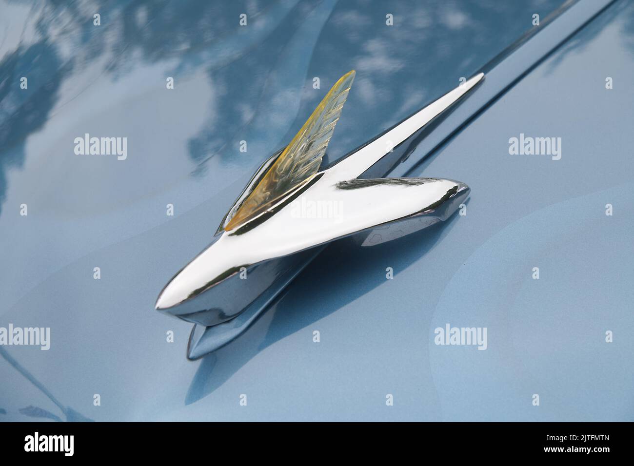 Die Haube Ornament auf einem 1951 Ford Limousine auf einer antiken Auto-Show in Dennis, Massachusetts auf Cape Cod Stockfoto