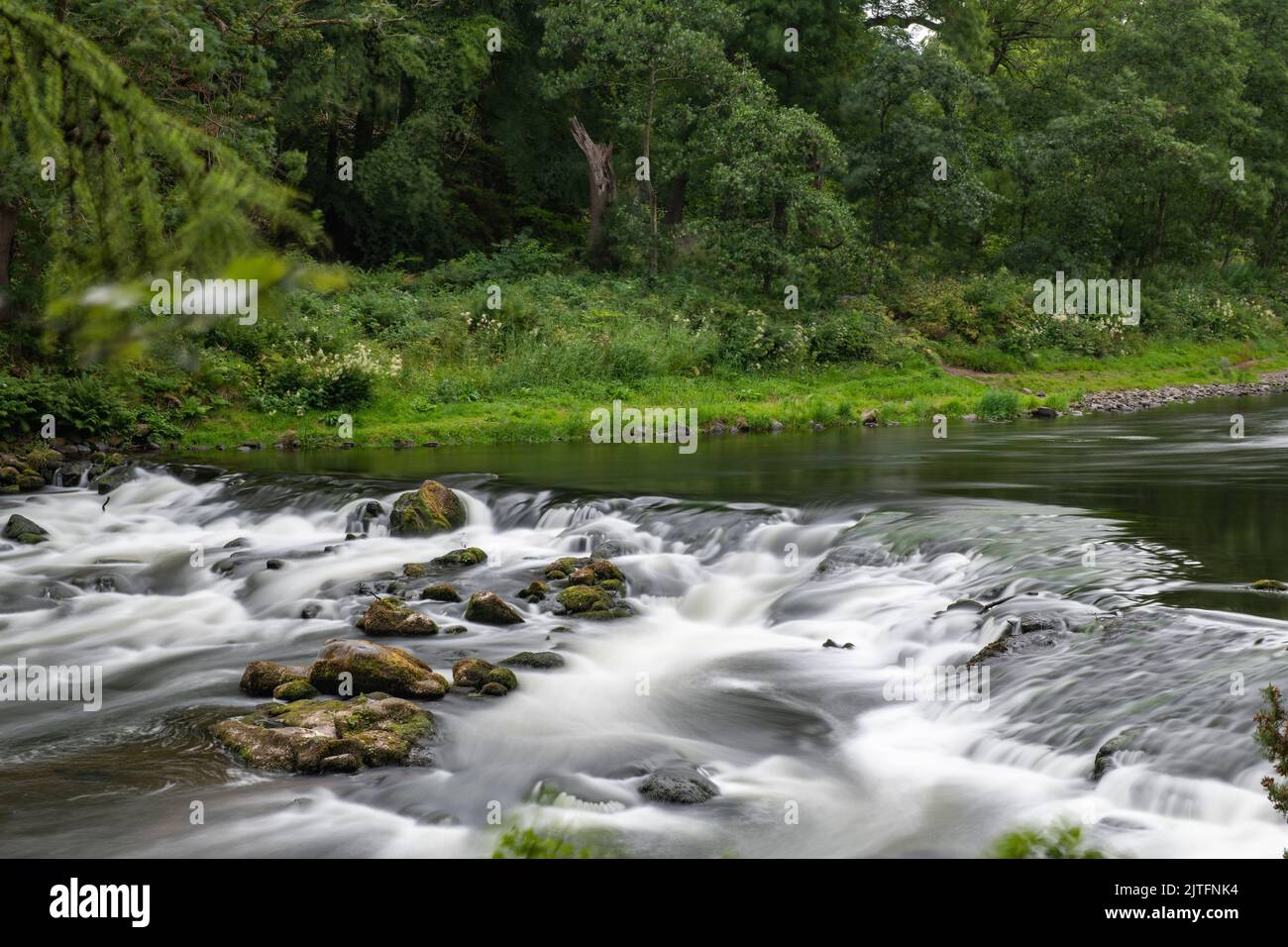 River Don Wehr, Langzeitbelichtung, Aberdeen, Schottland, Stockfoto