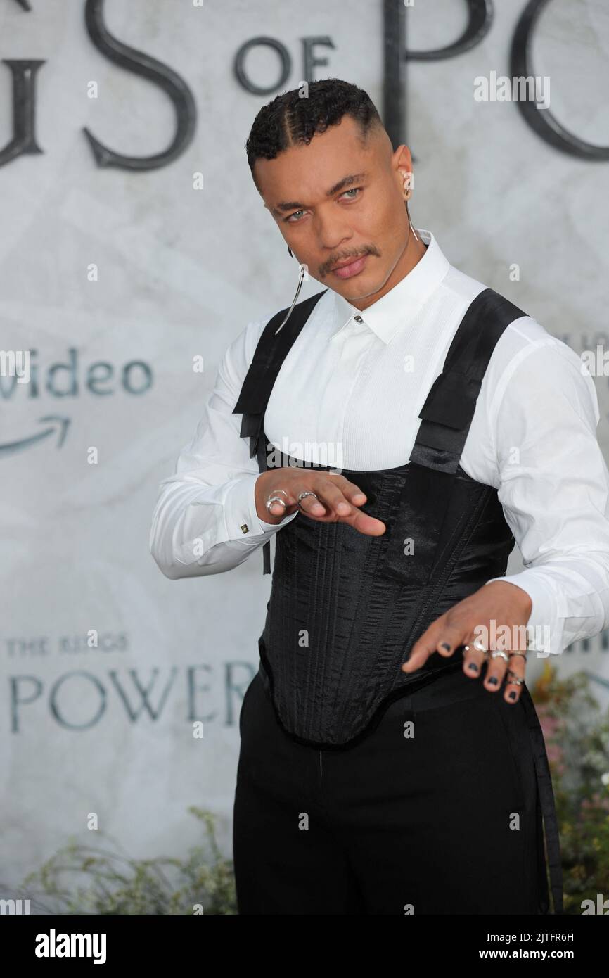 Ismael Cruz Cordova kommt zur Weltpremiere von The Herr der Ringe The