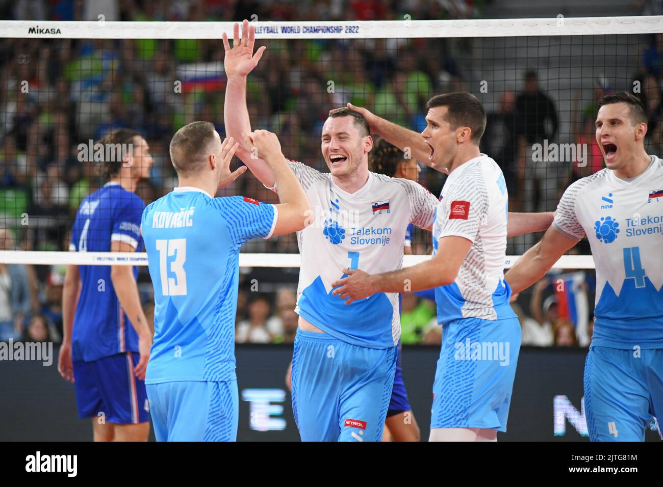Slowenische Volleyballnationalmannschaft feiert in der Stozice Arena: Klemen Cebulj, Jan Kozamernik, Gregor Ropret, Jani Kovacic , Jan Kozamernik Volleyball-Weltmeisterschaft 2022. Stockfoto