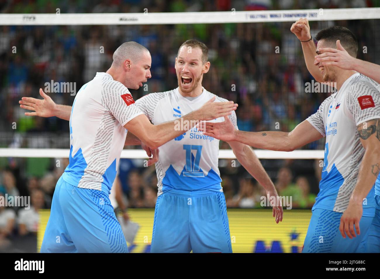 Tine Urnaut, Alen Pajenk (slowenische Volleyballnationalmannschaft) feiern in der Stozice Arena. Volleyball-Weltmeisterschaft 2022. Stockfoto