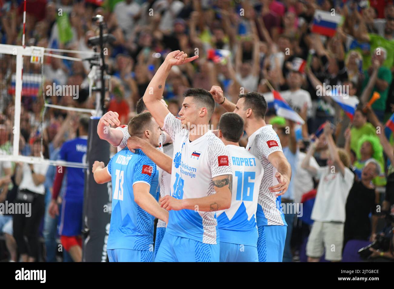 Klemen Cebulj (slowenische Volleyballnationalmannschaft) feiert in der