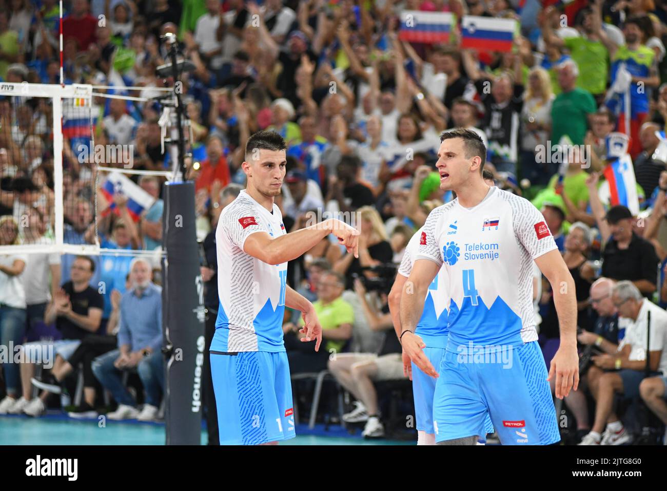 Slowenische Volleyballnationalmannschaft feiert in der Stozice Arena: Klemen Cebulj, Jan Kozamernik. Volleyball-Weltmeisterschaft 2022. Stockfoto
