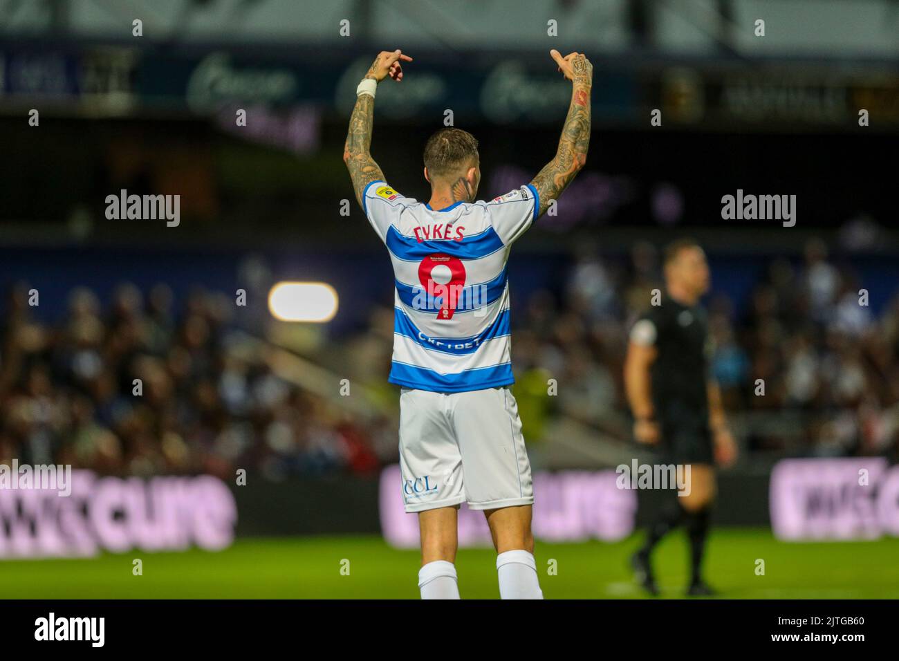 Die Lyndon Dykes von QPR während des Sky Bet Championship-Spiels zwischen den Queens Park Rangers und Hull City im Loftus Road Stadium, London, am Dienstag, den 30.. August 2022. (Kredit: Ian Randall | MI News) Kredit: MI News & Sport /Alamy Live News Stockfoto