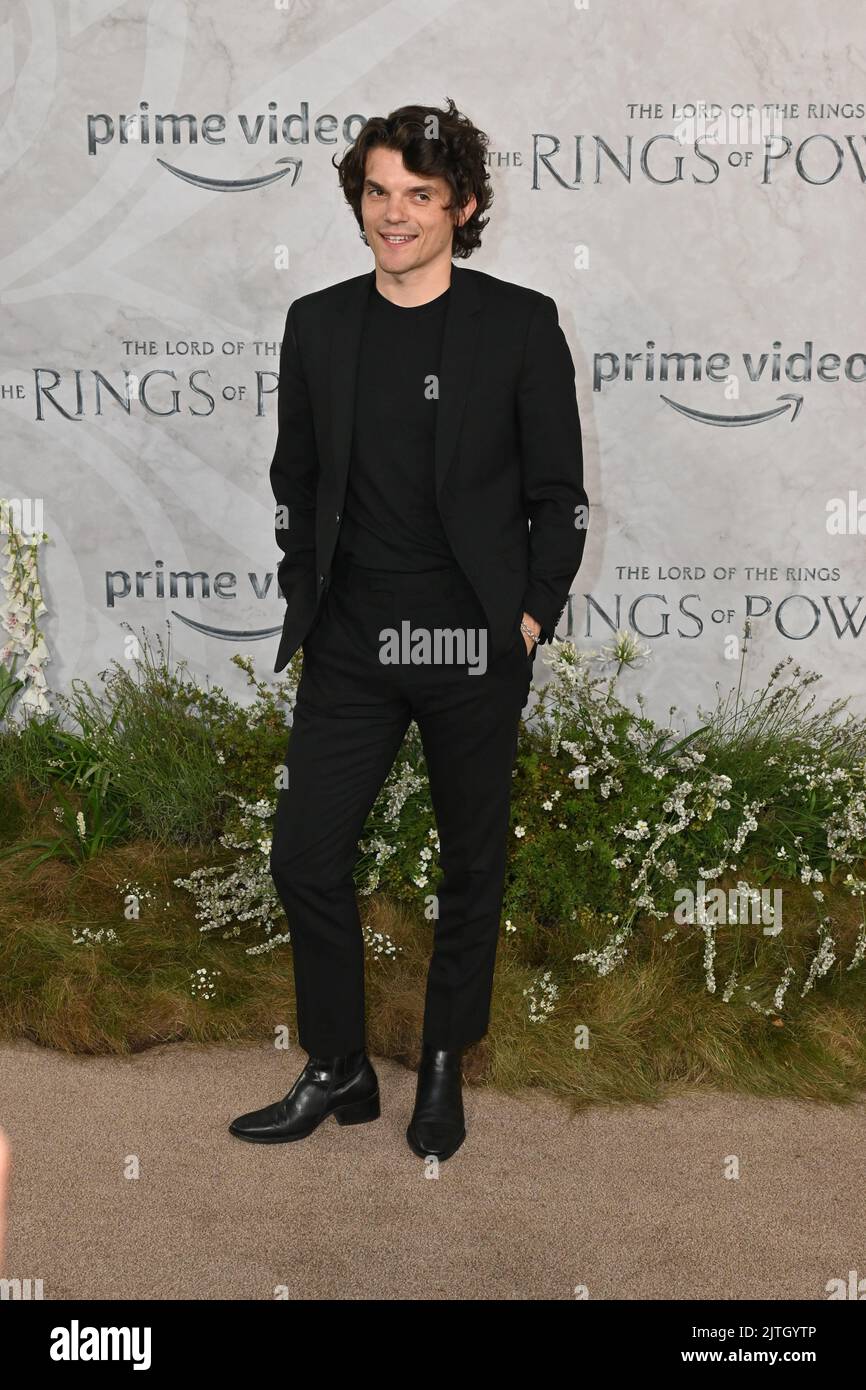 London, Großbritannien - 30. August 2022 Edward Bluemel bei der Weltpremiere von „der Herr der Ringe“ in Odeon, Leicester Square, London. Quelle: Nils Jorgensen/Alamy Live News Stockfoto