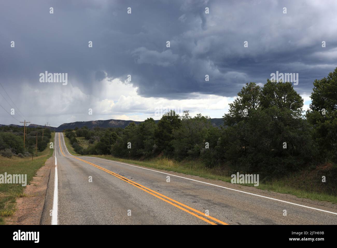 Dunkler Himmel mit Regen Stockfoto