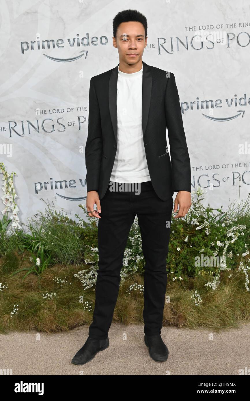 London, Großbritannien. - 30.. August 2022. Kit Young kommt bei der Premiere der TV-Show „Herr der Ringe: Die Ringe der Macht“ im ODEON Luxe West End, Leicester Square, London, Großbritannien, an. - 30.. August 2022. Stockfoto