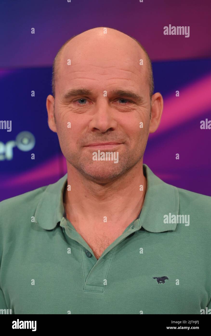 Köln, Deutschland. 30. August 2022. Der Athlet Jan Hempel, ehemaliger Weltklassespringer als Gast in der ARD-Talkshow 'Maischberger Credit: Horst Galuschka/dpa/Horst Galuschka dpa/Alamy Live News Stockfoto