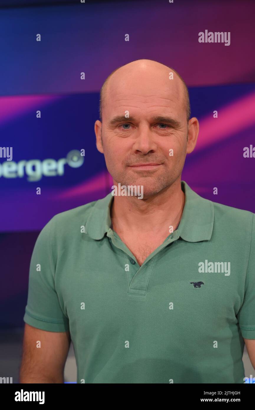 Köln, Deutschland. 30. August 2022. Der Athlet Jan Hempel, ehemaliger Weltklassespringer als Gast in der ARD-Talkshow 'Maischberger Credit: Horst Galuschka/dpa/Horst Galuschka dpa/Alamy Live News Stockfoto