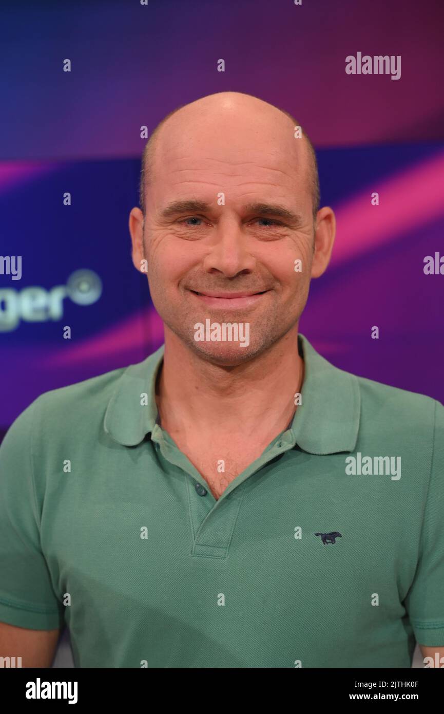Köln, Deutschland. 30. August 2022. Der Athlet Jan Hempel, ehemaliger Weltklassespringer als Gast in der ARD-Talkshow 'Maischberger Credit: Horst Galuschka/dpa/Horst Galuschka dpa/Alamy Live News Stockfoto