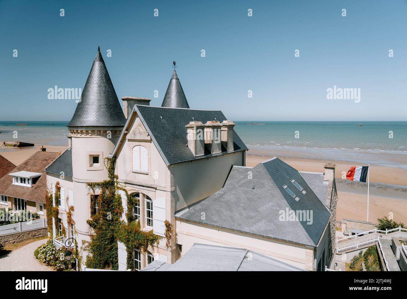 Arromanches-les-Bains an der französischen Küste der Normandie Stockfoto