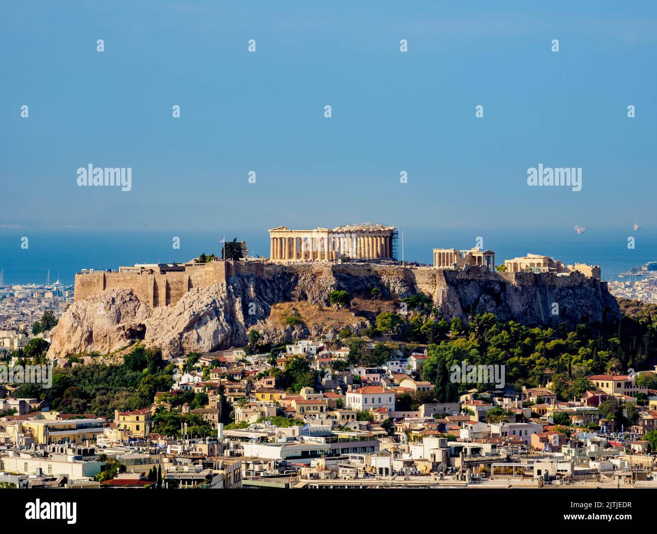 Blick vom Berg Lycabettus auf die Akropolis bei Sonnenaufgang, Athen, Attika, Griechenland Stockfoto