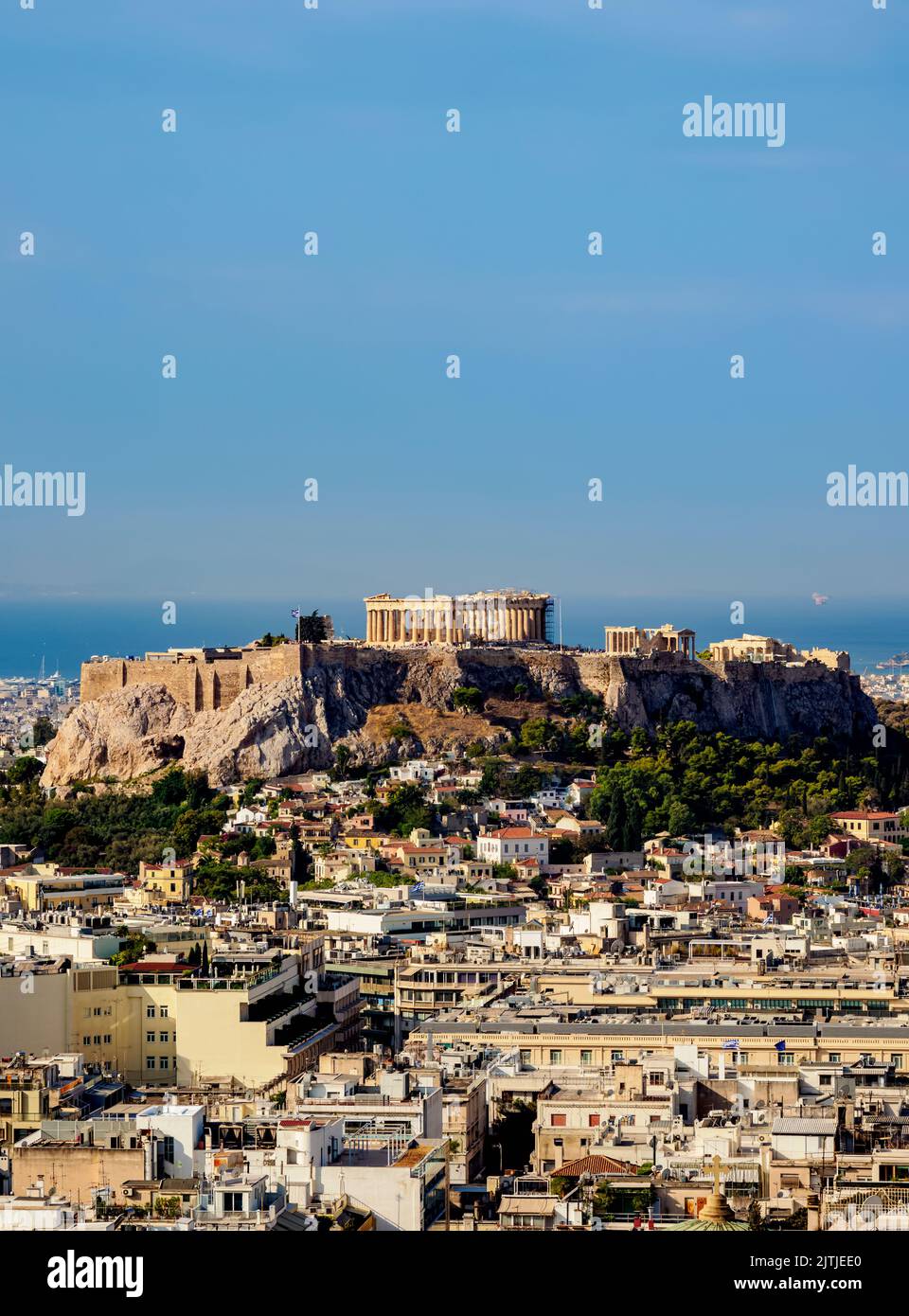 Blick vom Berg Lycabettus auf die Akropolis bei Sonnenaufgang, Athen, Attika, Griechenland Stockfoto