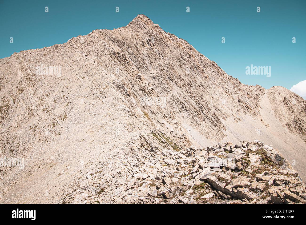 Deda ena Mount Panorama. Berühmter und gefährlicher Wanderweg im Kazbegi Nationalpark Stockfoto