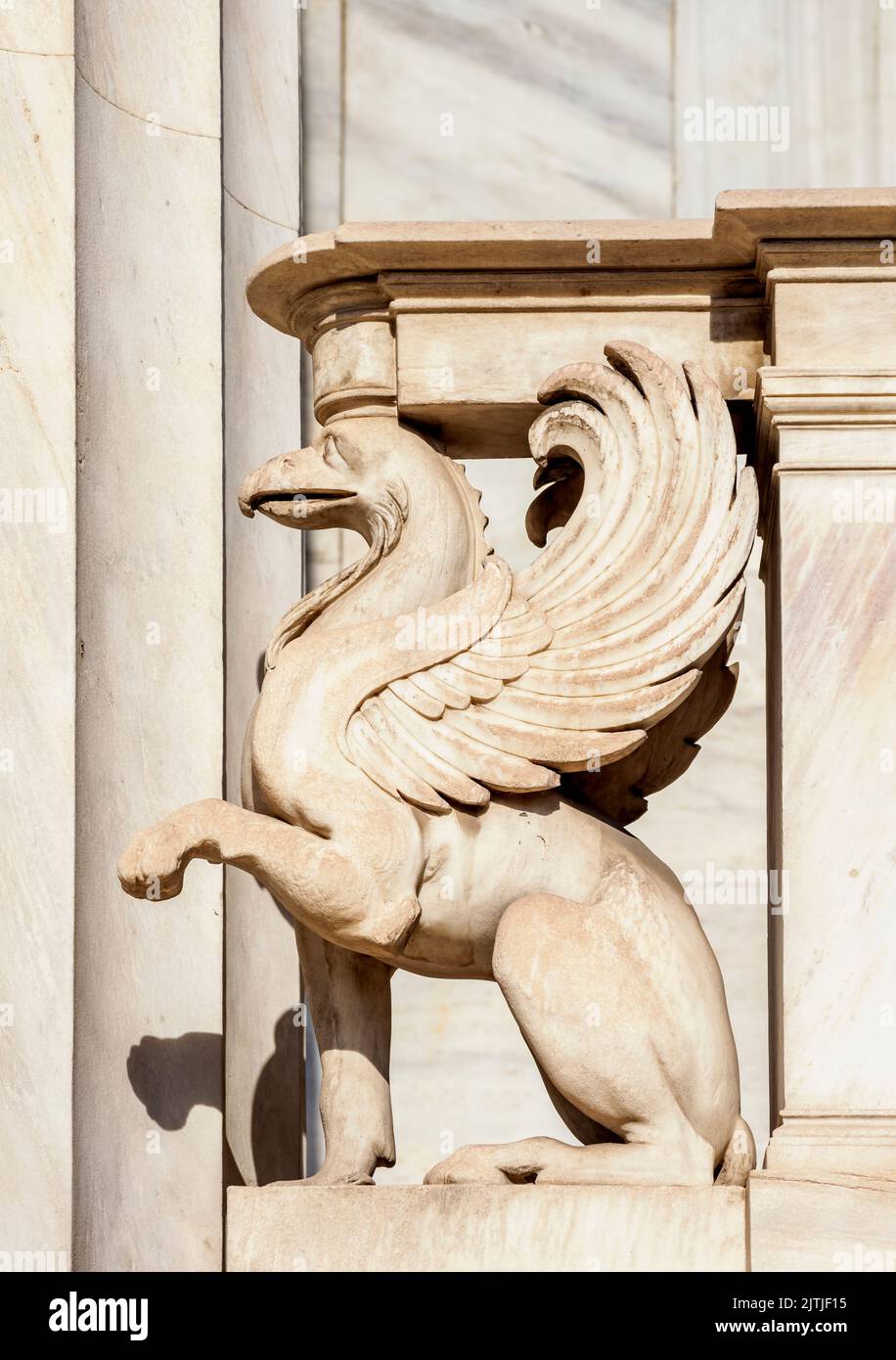 Griffin Skulptur, The Vallianeio Megaron, Nationalbibliothek, Detailansicht, Athen, Attika, Griechenland Stockfoto