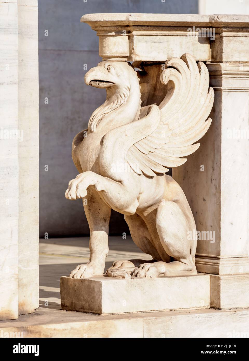 Griffin Skulptur, The Vallianeio Megaron, Nationalbibliothek, Detailansicht, Athen, Attika, Griechenland Stockfoto