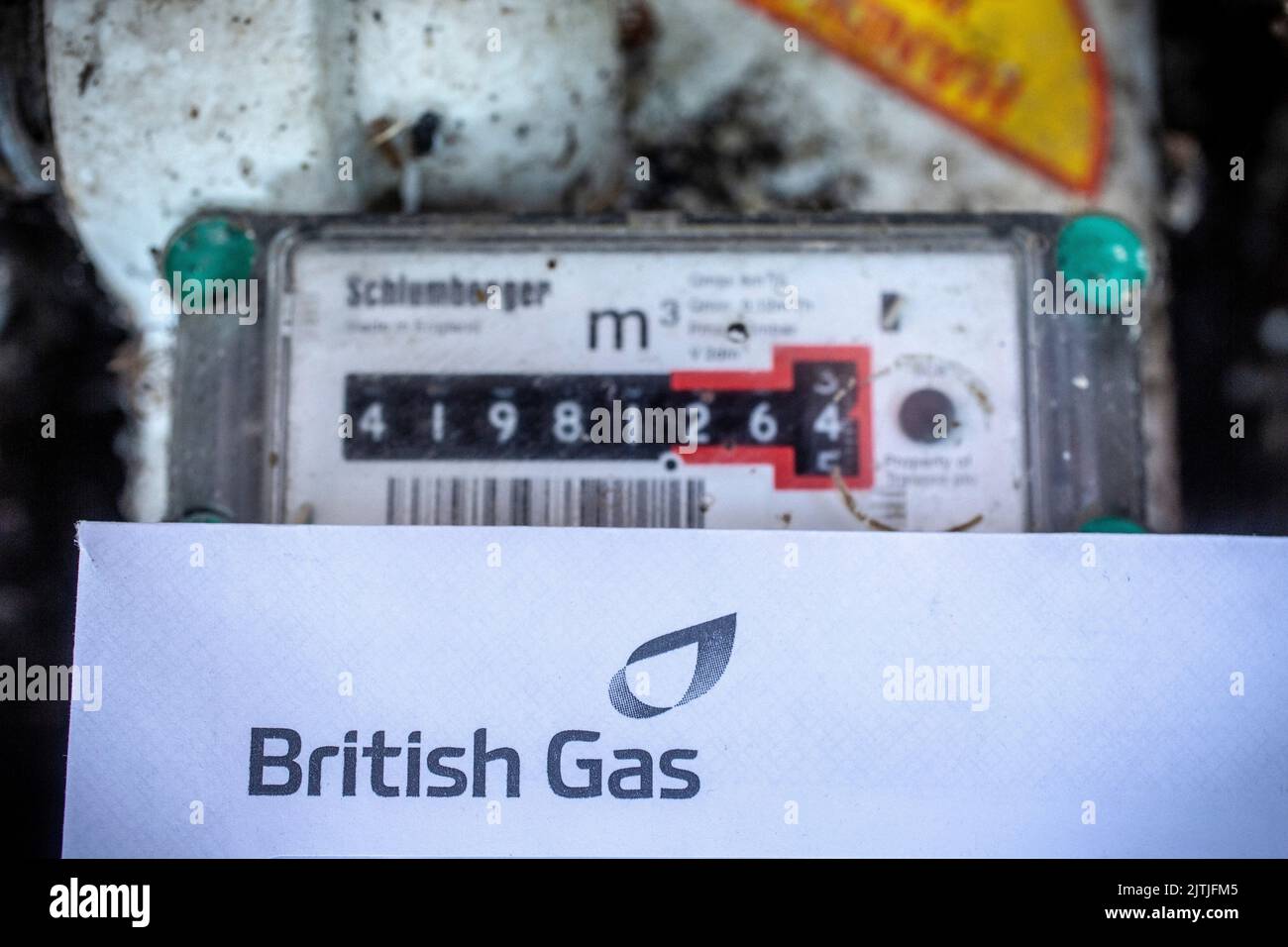 Inländischer Gaszähler mit British Gas Bill, Vereinigtes Königreich Stockfoto