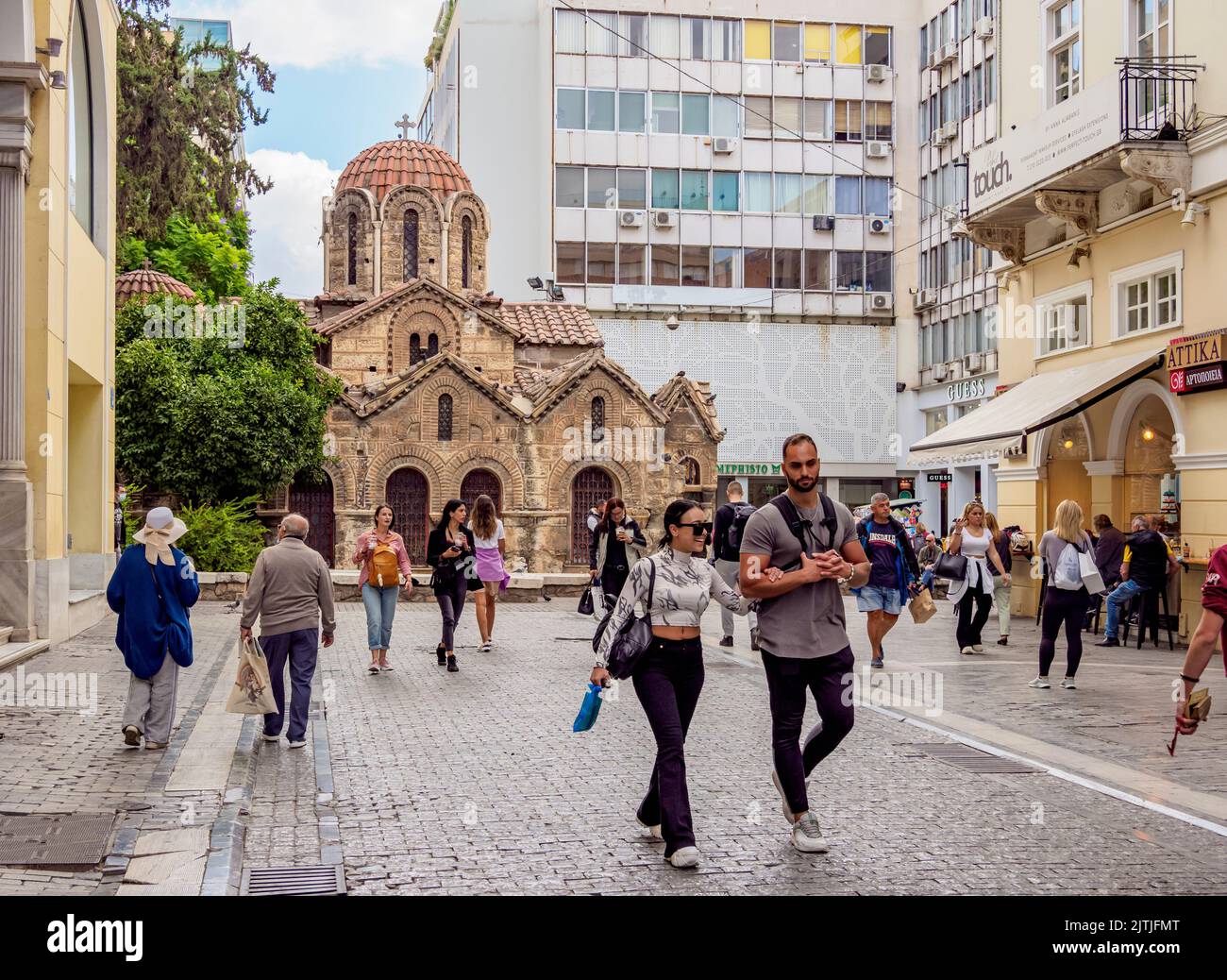 Blick auf die Heilige Kirche der Darstellung der Jungfrau Maria, Panagia Kapnikarea, Ermou Straße, Athen, Attika, Griechenland Stockfoto