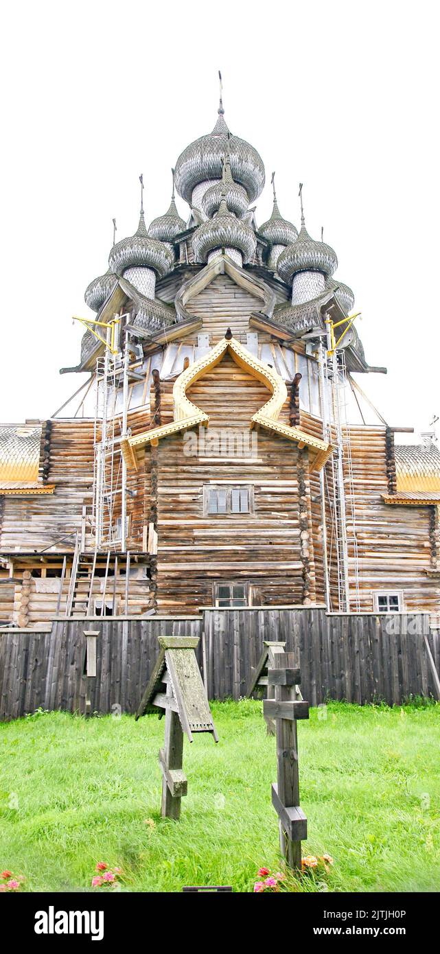 Typisch russische Architektur in Mandrogi in der Russischen Föderation, Russland Stockfoto