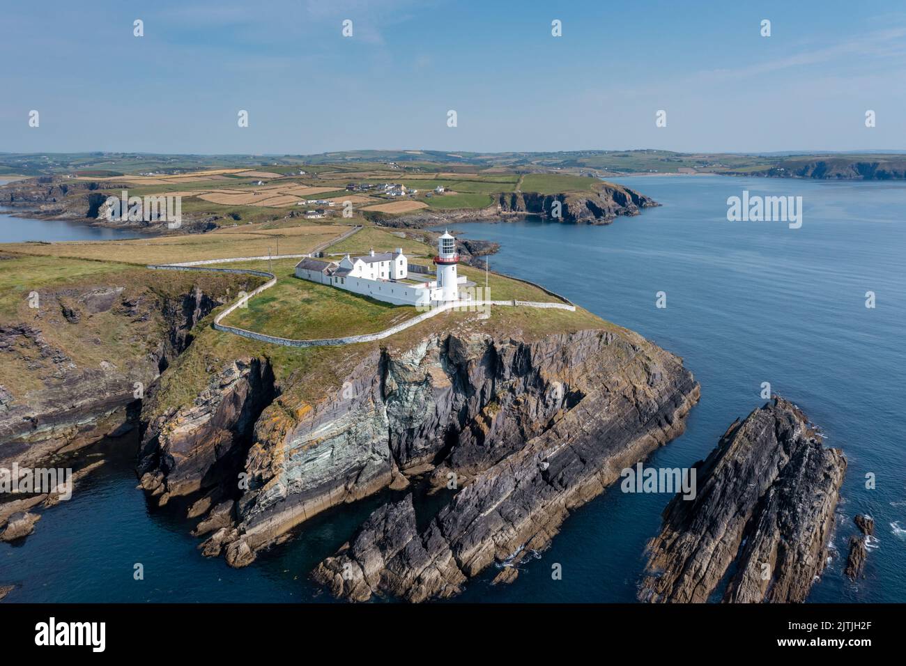 Blick auf den Galey Head Lighthouse in der Grafschaft Cork Stockfoto
