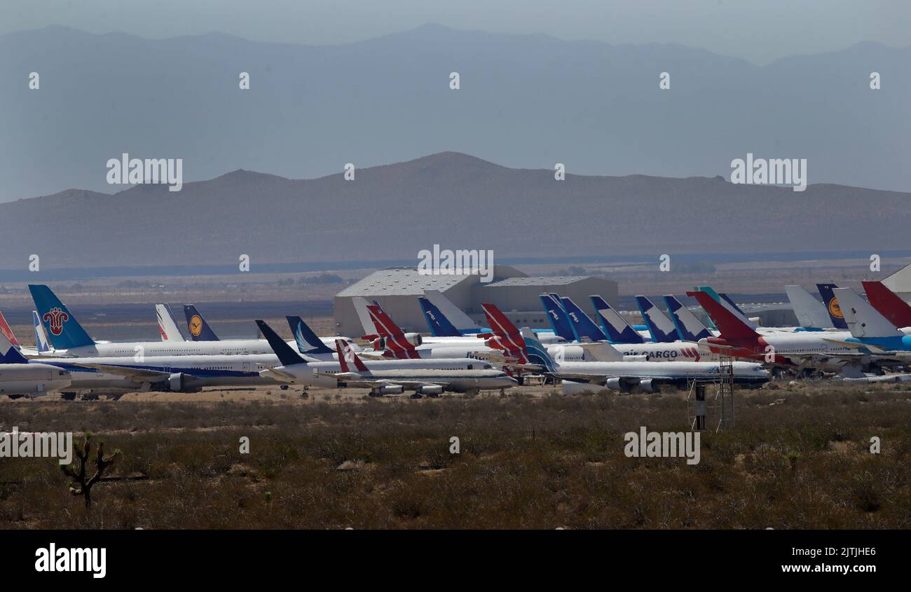 Einige Flugzeuge, die das Ende ihrer Nutzungsdauer erreichen, werden im Mojave Air & Space Port verschrottet, andere werden saniert und wieder in Betrieb genommen. Stockfoto