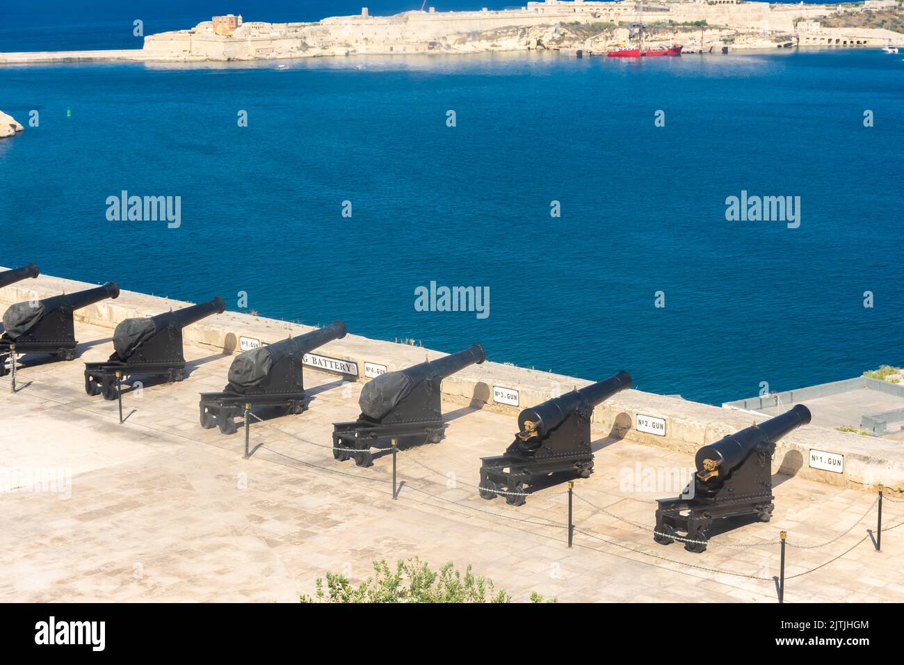 Kanonen der Barrakka Upper Gardens von Valletta, Malta Stockfoto
