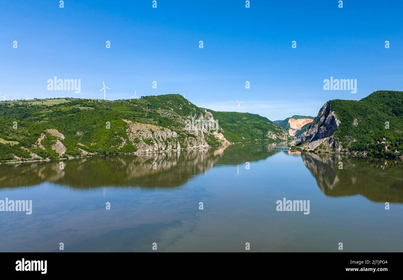Landschaftsansichten der Donauschlucht – mit der Drohne aufgenommen Stockfoto