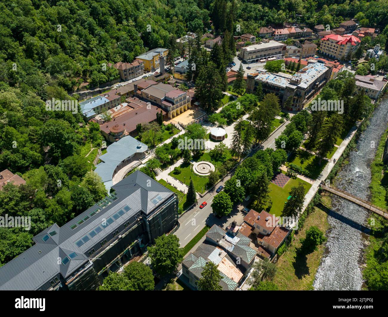 Blick vom Baile Herculane, Rumänien - einem der beliebten Balnear Resorts in Rumänien Stockfoto