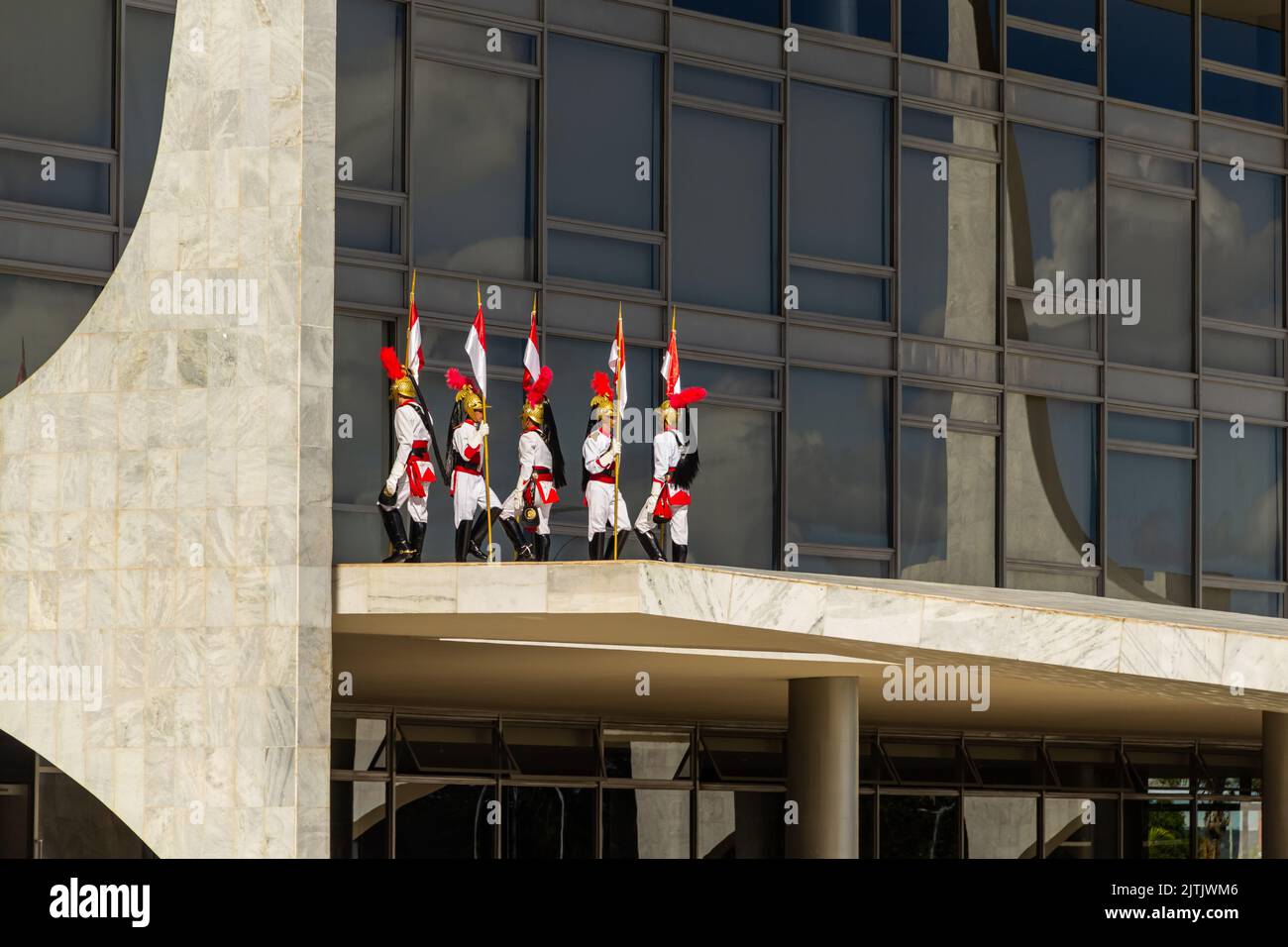 Brasília, Bundesdistrikt, Brasilien – 25. Dezember 2022: Moment des Rituals des Austausches von Soldaten der Präsidentengarde in Palácio do Planalto. Stockfoto
