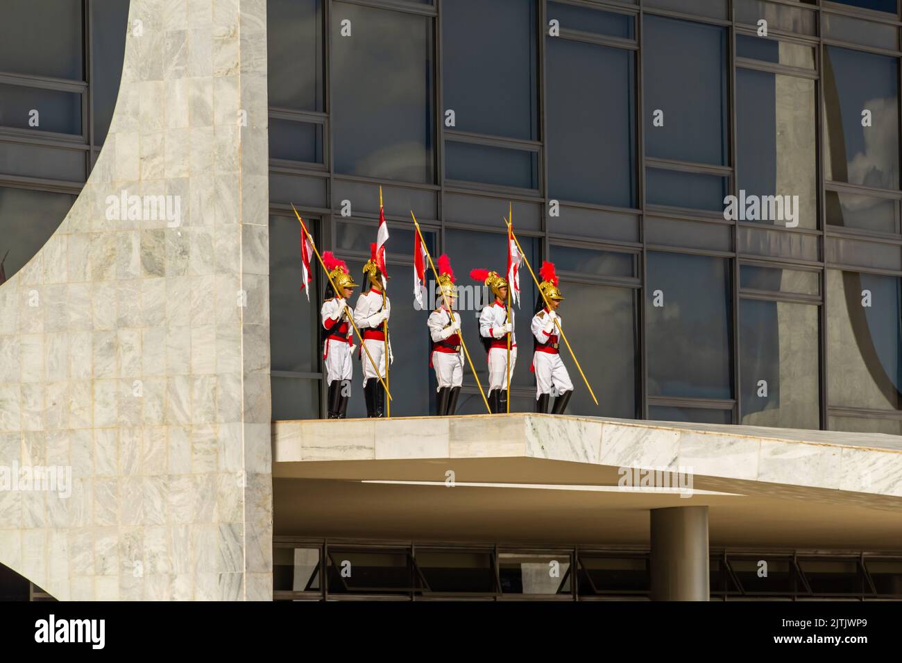 Brasília, Bundesdistrikt, Brasilien – 25. Dezember 2022: Moment des Rituals des Austausches von Soldaten der Präsidentengarde in Palácio do Planalto. Stockfoto