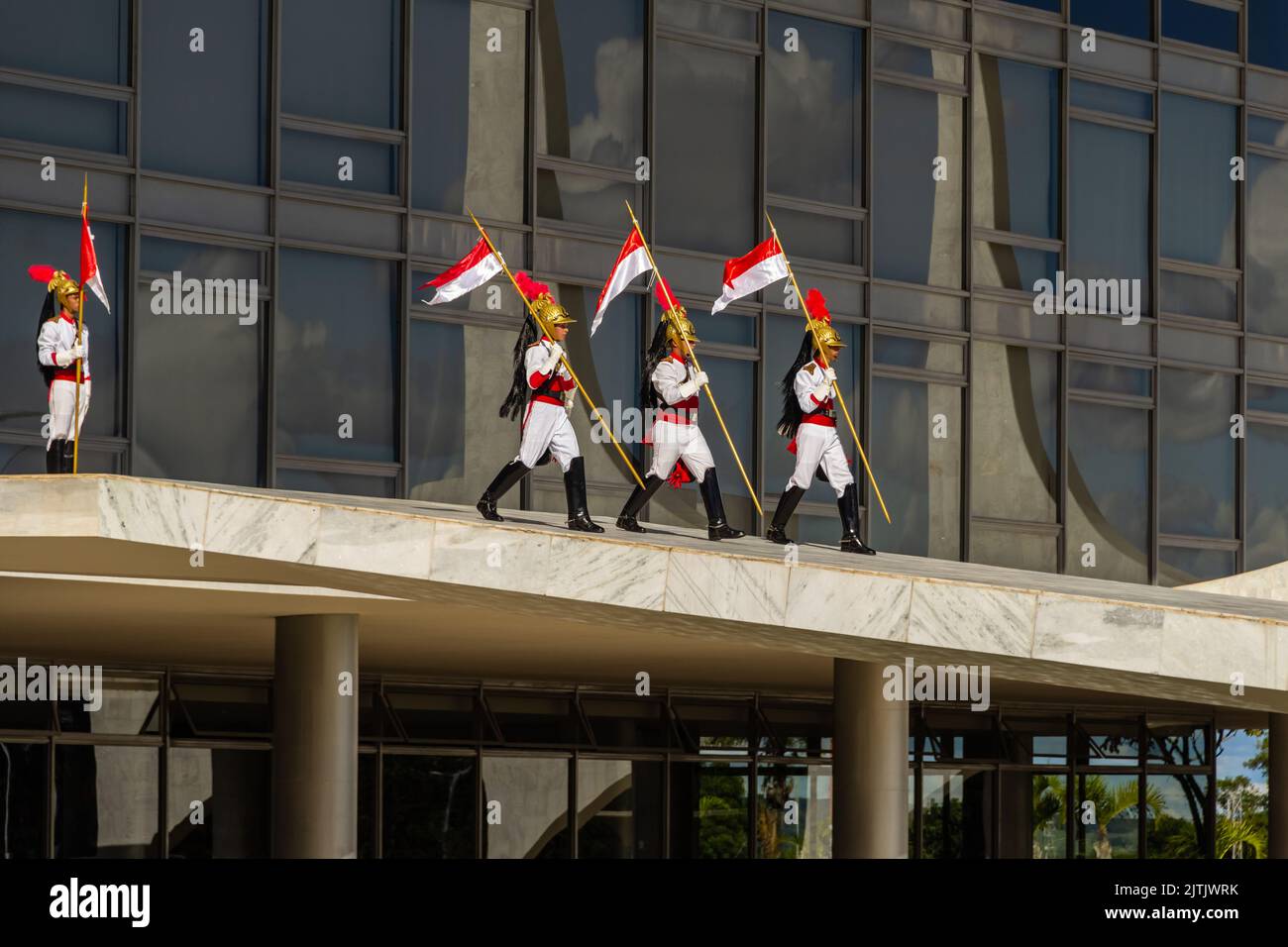 Brasília, Bundesdistrikt, Brasilien – 25. Dezember 2022: Moment des Rituals des Austausches von Soldaten der Präsidentengarde in Palácio do Planalto. Stockfoto