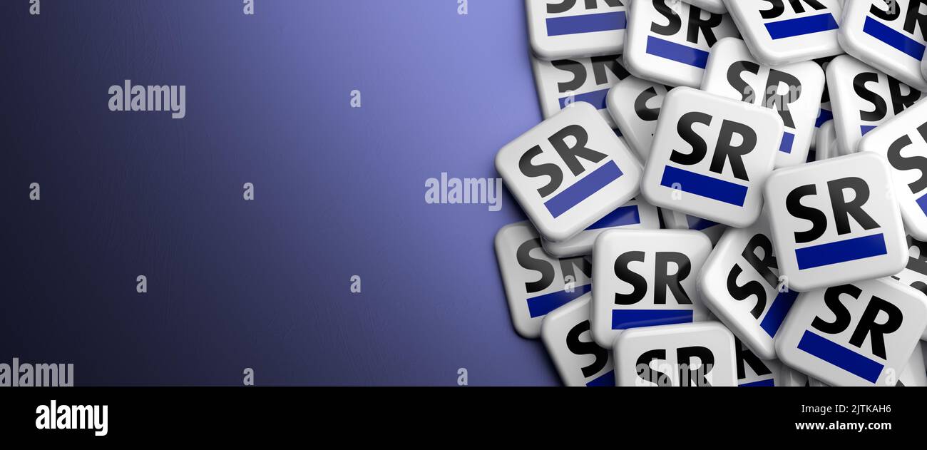 Logos des Saarländischen Rundfunks SR für das Saarland auf einem Haufen. Stockfoto