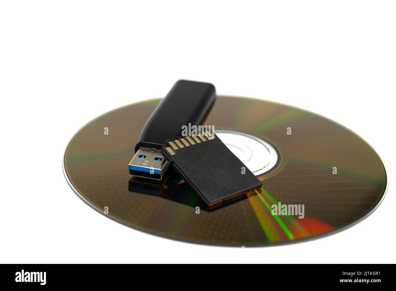 Verschiedene digitale Speichermedien vor weißem Hintergrund Stockfoto