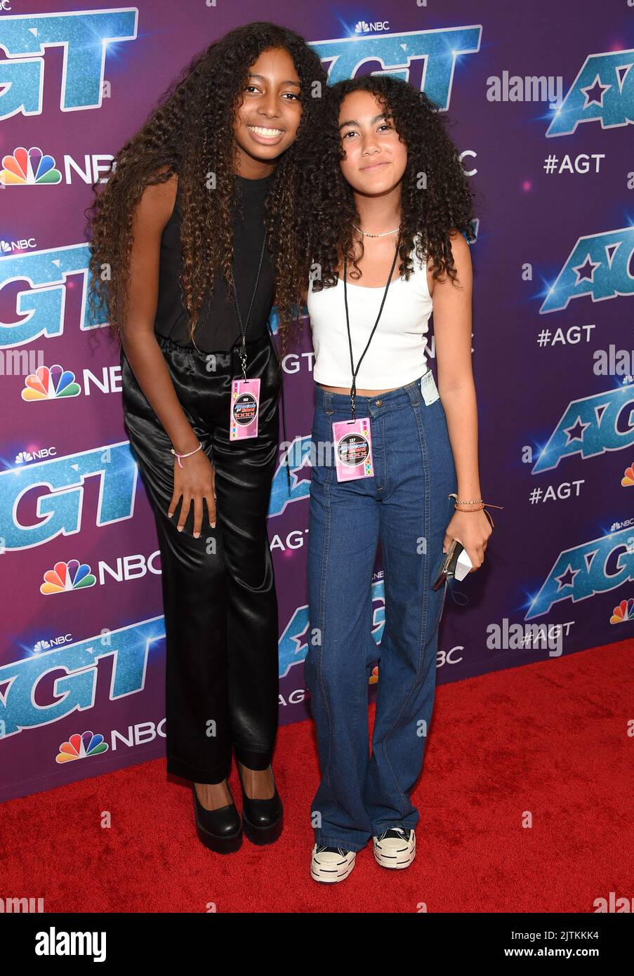 Stella Luna Pompeo Ivery und Lou Sulola Samuel kommen zur „America's Got Talent“-Saison 17 2022 am 16. August 9 in der Live-Show Red Carpet im Sheraton Hotel in Pasadena, CA, an. © OConnor / AFF-USA.com Stockfoto