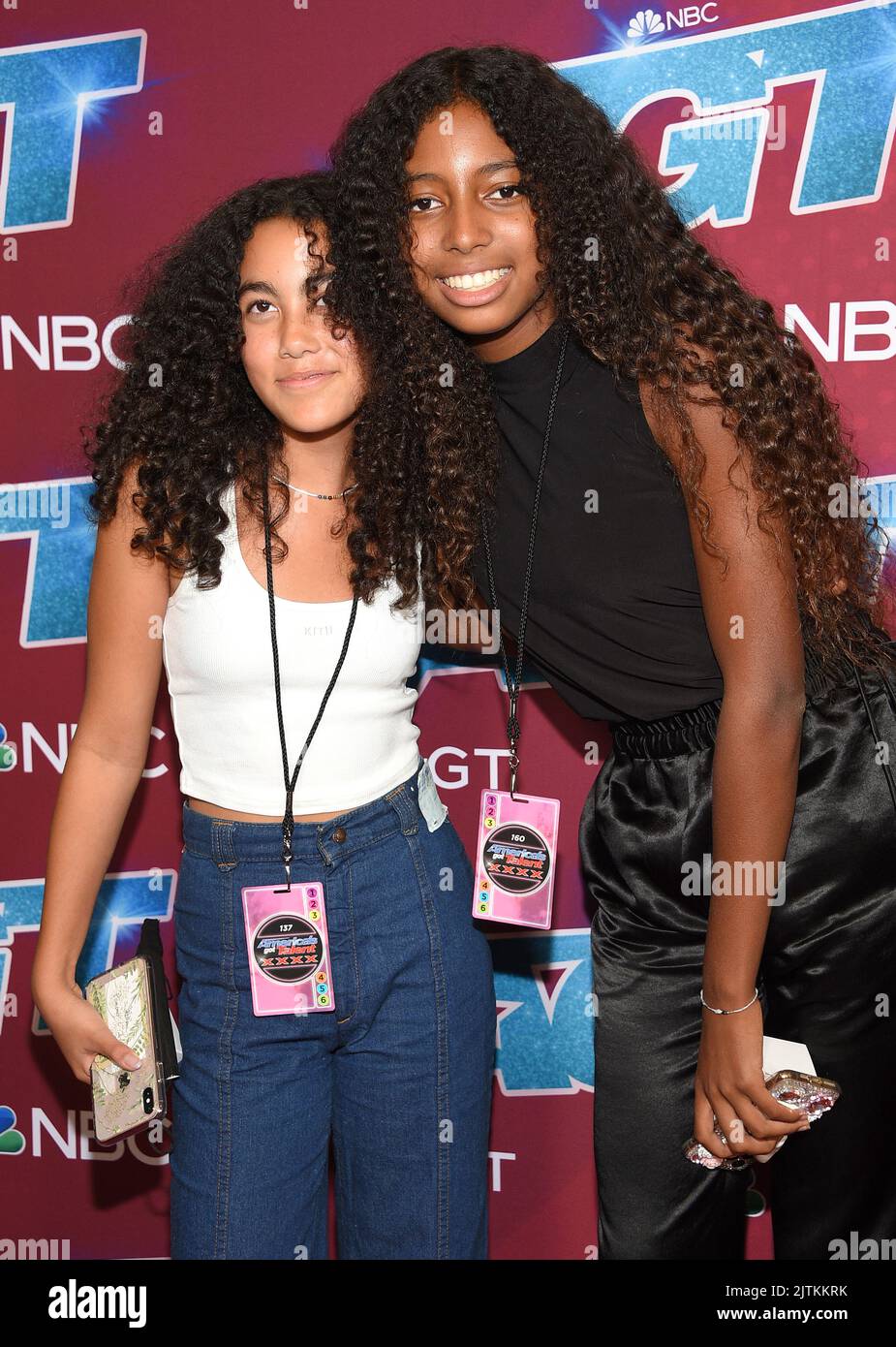 Stella Luna Pompeo Ivery und Lou Sulola Samuel kommen zur „America's Got Talent“-Saison 17 2022 am 16. August 9 in der Live-Show Red Carpet im Sheraton Hotel in Pasadena, CA, an. © OConnor / AFF-USA.com Stockfoto