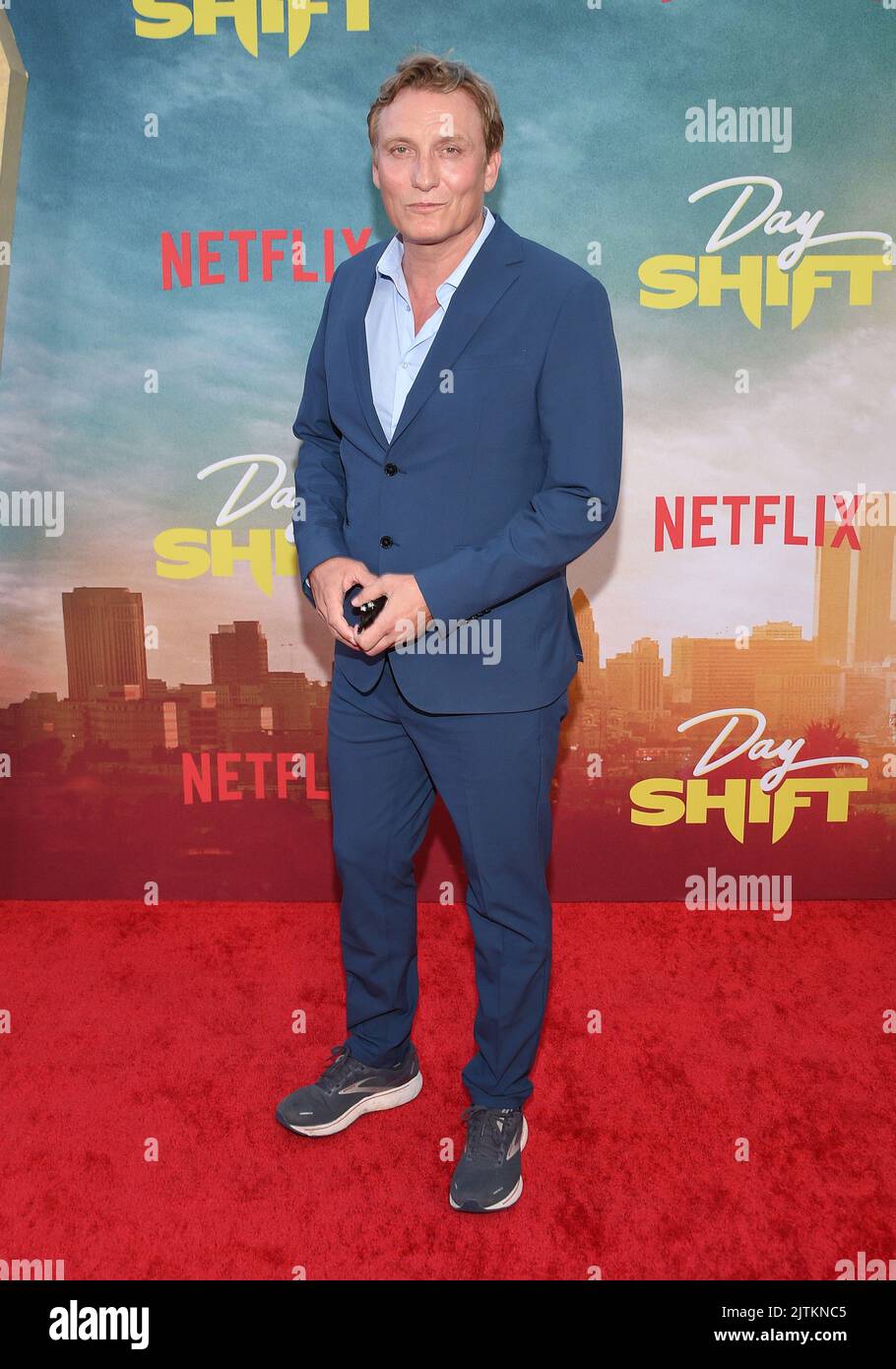 Oliver Masucci bei der Premiere von Netflix ‘Day Shift’ in Los Angeles am 10. August 2022 im Regal Cinemas LA Live in Los Angeles, CA. © OConnor/AFF-USA.com Stockfoto