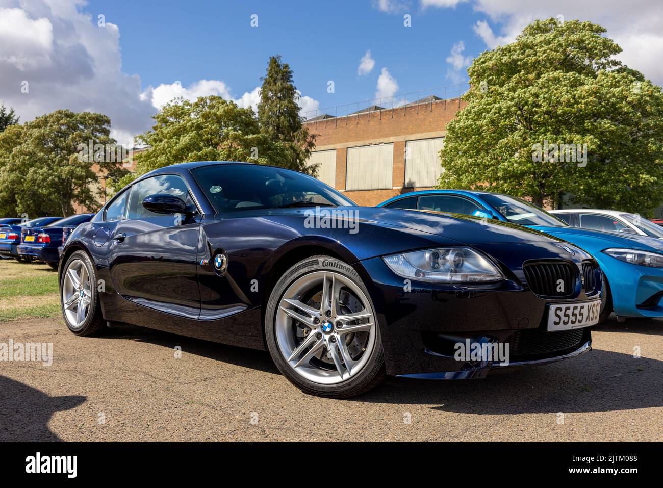 BMW Z4 M Coupé auf dem Bicester Heritage Scramble anlässlich des 50-jährigen Bestehens von BMW M zu sehen Stockfoto