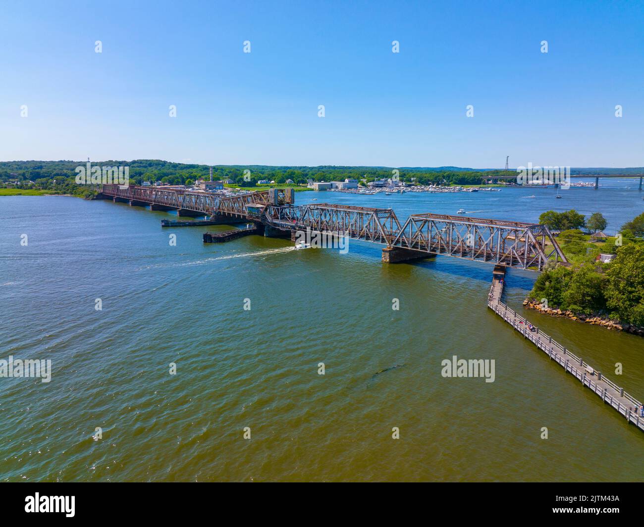 Old Saybrook Old Lyme Bridge ist die letzte Überquerung des Connecticut River an der Mündung zwischen der Stadt Old Saybrook und Old Lyme, Connecticut CT, USA. I Stockfoto