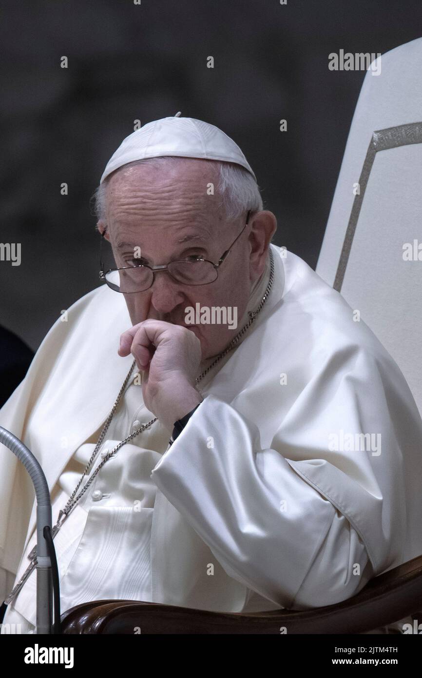 Vatikanstadt, Vatikan, 31. August 2022. Papst Franziskus bei seiner wöchentlichen Generalaudienz in der Aula Paul VI. Quelle: Maria Grazia Picciarella/Alamy Live News Stockfoto