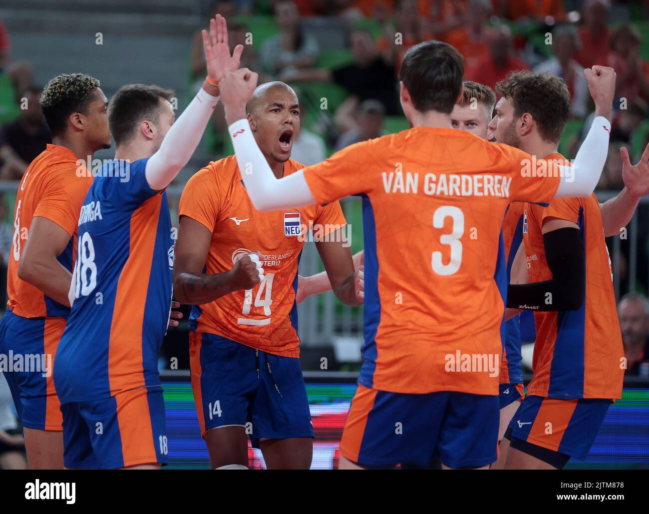 LJUBLJANA, SLOWENIEN - 31. AUGUST: Niederländische Spieler feiern während der Volleyball-Weltmeisterschaft der Männer - Pool F - Vorbereitungsphase-Spiel zwischen den Niederlanden und dem Iran in der Arena Stozice am 31. August 2022 in Ljubljana, Slowenien (Foto: Borut Zivulovic/BSR Agency) Stockfoto